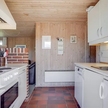 Holiday home Kirsten - 800m From The Sea By Interhome Henne Strand