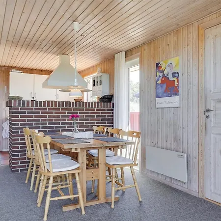 Kirsten - 800m From The Sea By Interhome