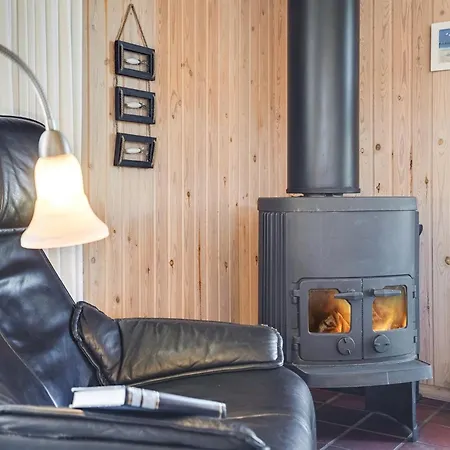 Kirsten - 800m From The Sea By Interhome * Henne Strand