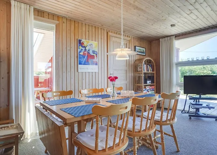 Kirsten - 800m From The Sea By Interhome Nyaraló Henne Strand