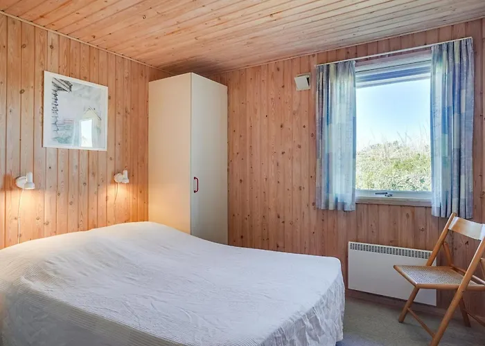 Kirsten - 800m From The Sea By Interhome Nyaraló