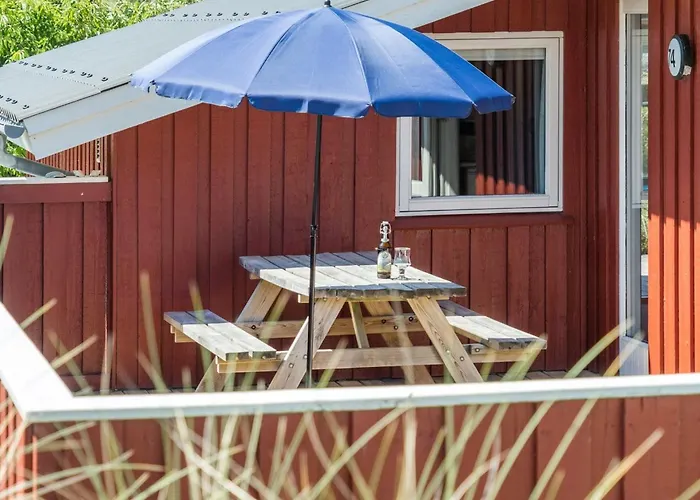 Kirsten - 800m From The Sea By Interhome Nyaraló Henne Strand